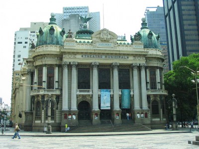 1024px-Teatro_Municipal_do_Rio_de_Janeiro,_Outubro_2007.jpg