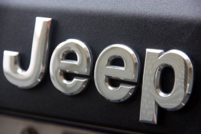 depositphotos_22915478-stock-photo-jeep-logo-close-up.jpg