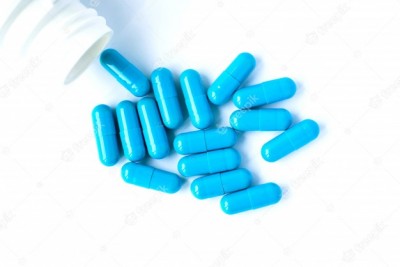 blue-capsules-pills-isolated-on-white-background-capsules-in-a-white-jar_101969-507.jpg
